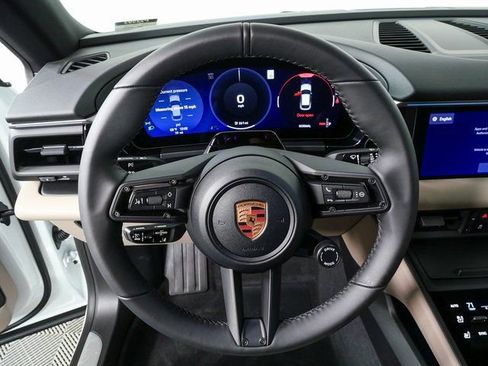 New 2026 Porsche Macan Electric image 9