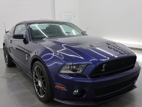 Used 2011 Ford Mustang Shelby GT500 w/ SVT Performance Pkg image 2