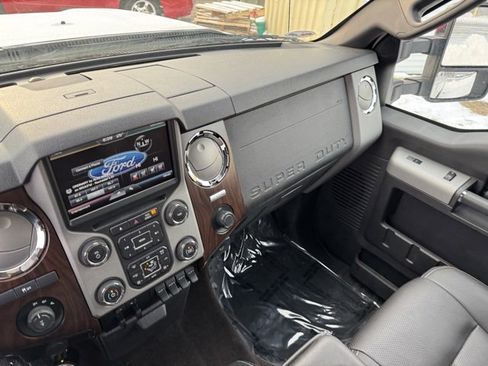 Used 2015 Ford F250 Lariat w/ Chrome Package image 22