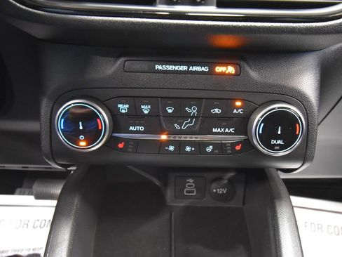 Used 2025 Ford Escape ST-Line w/ Cold Weather Package AWD/4WD image 17