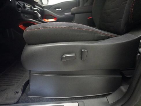 Used 2022 Nissan Frontier PRO-4X AWD/4WD image 28