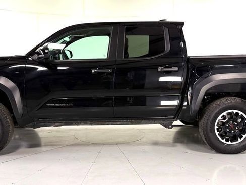 Used 2024 Toyota Tacoma TRD Off-Road AWD/4WD image 7