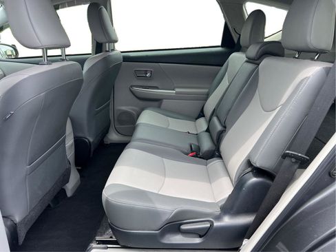 Used 2016 Toyota Prius V Five FWD image 11