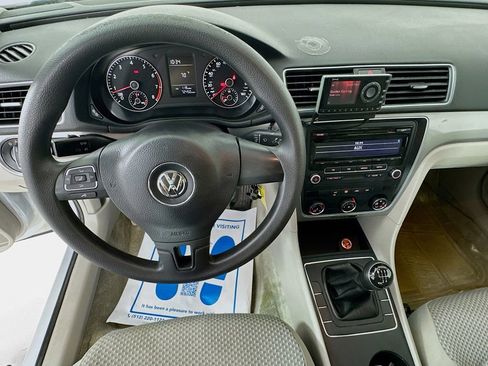 Used 2015 Volkswagen Passat 1.8T S FWD image 12