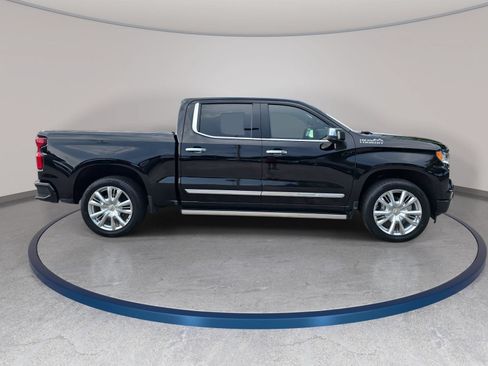 Used 2023 Chevrolet Silverado 1500 High Country w/ High Country Premium Package AWD/4WD image 4