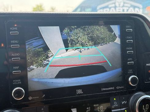 Used 2021 Toyota Highlander XSE FWD image 16