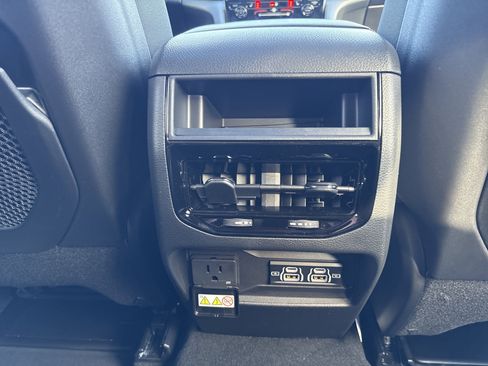 New 2025 Jeep Grand Cherokee Altitude image 20