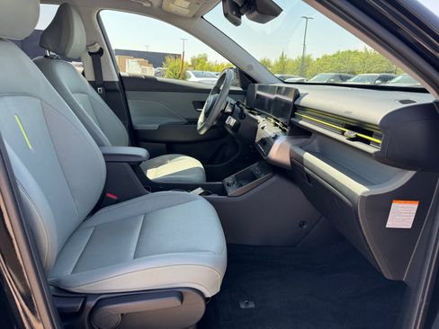 Used 2024 Hyundai Kona Limited FWD image 19