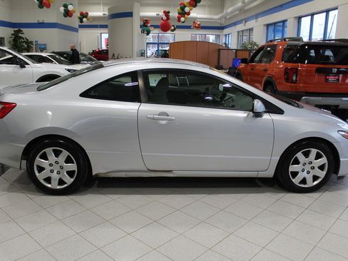 Used 2010 Honda Civic LX image 4