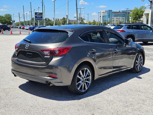 Used 2018 MAZDA MAZDA3 Touring FWD image 7