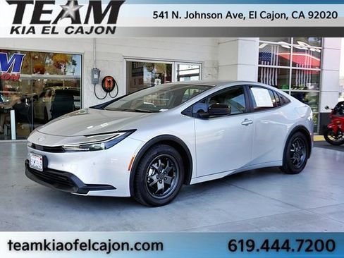 Used 2025 Toyota Prius LE FWD image 5