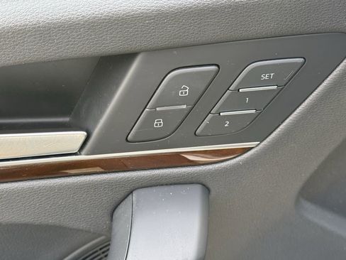 Used 2018 Audi Q5 2.0T Premium Plus w/ Premium Plus Package image 12