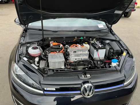 Used 2019 Volkswagen e-Golf SE w/ Driver Assistance Package image 22