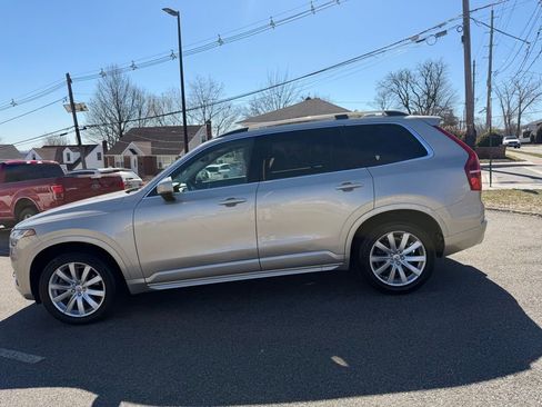 Used 2017 Volvo XC90 T6 Momentum w/ Vision Package image 4
