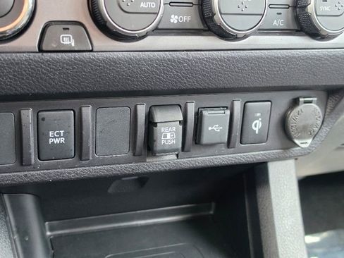 Used 2023 Toyota Tacoma TRD Off-Road AWD/4WD image 26