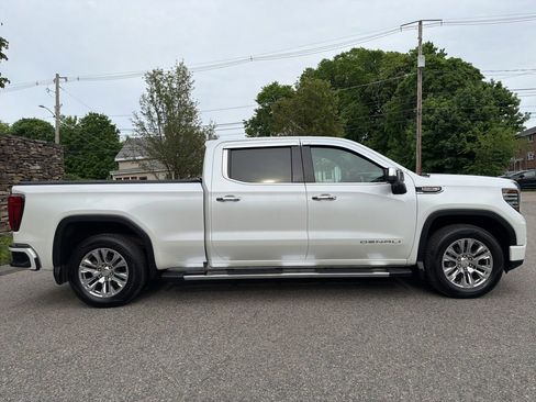 Used 2023 GMC Sierra 1500 Denali w/ Technology Package AWD/4WD image 7