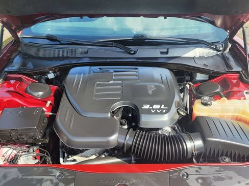 Used 2021 Dodge Charger SXT w/ Leather Interior Group RWD image 17