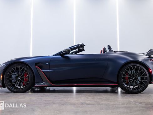 Used 2023 Aston Martin V12 Vantage Roadster RWD image 1