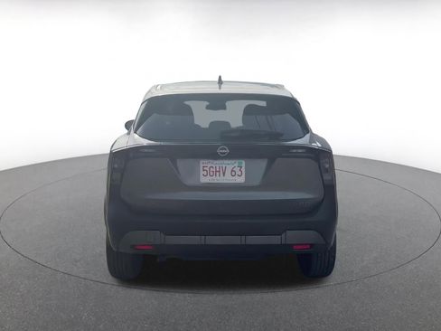 Used 2025 Nissan Kicks SV image 12