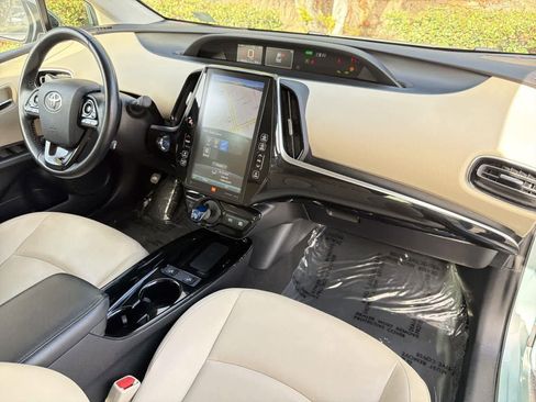 Used 2021 Toyota Prius L Eco image 35