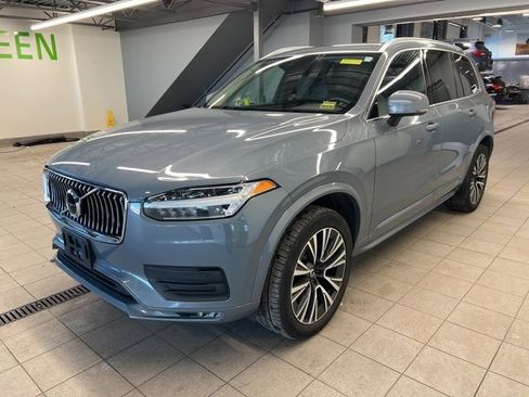 Used 2020 Volvo XC90 T5 Momentum image 3