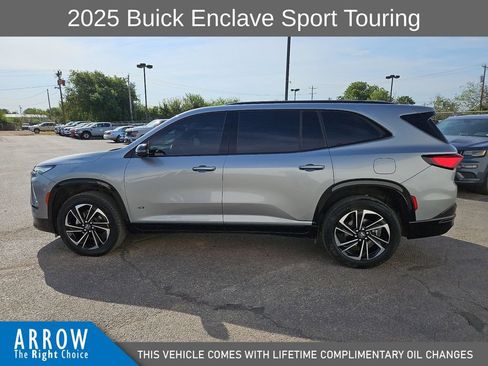 Used 2025 Buick Enclave Sport Touring w/ Power Package FWD image 7