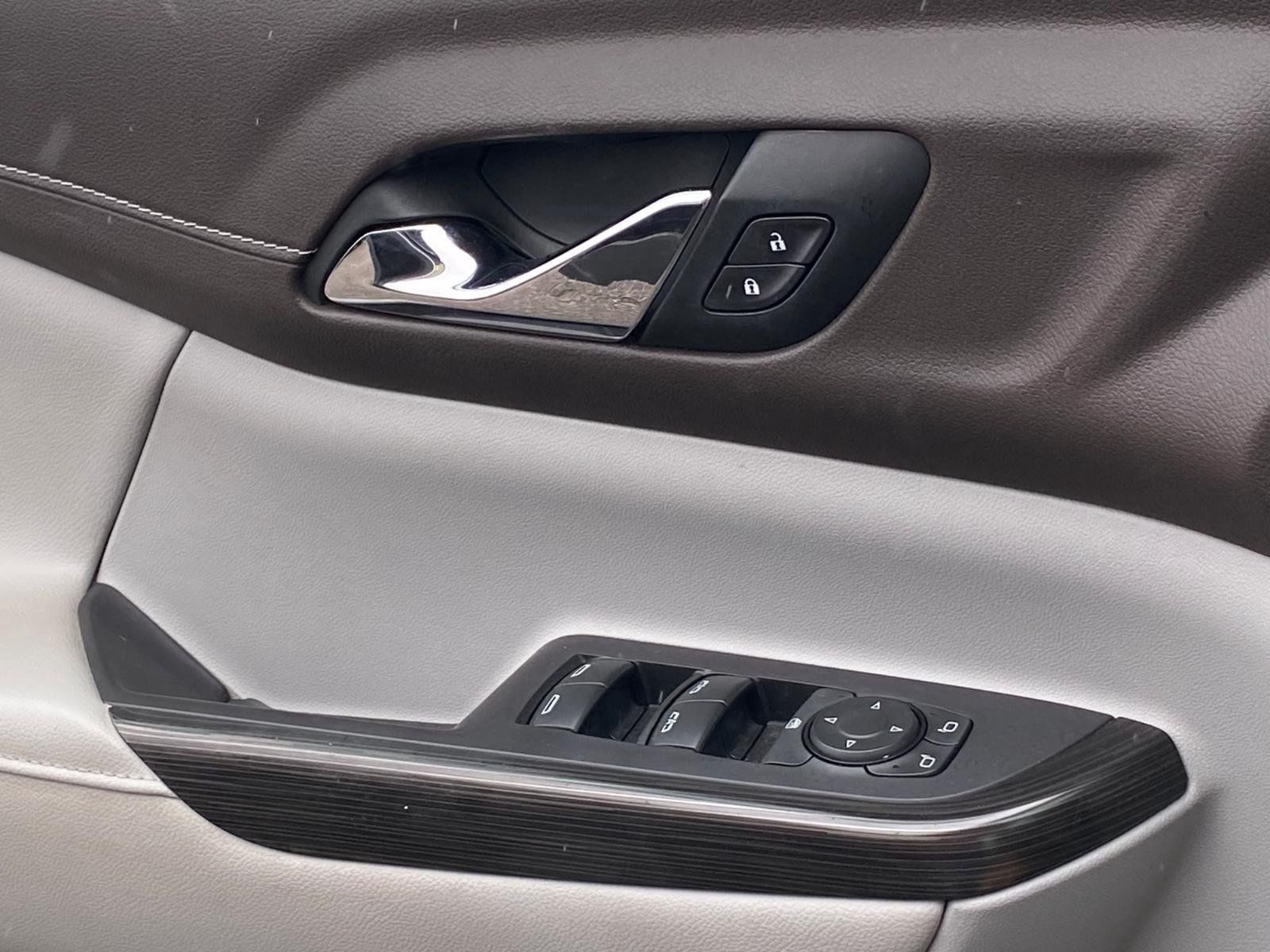 Used 2021 GMC Acadia SLT w/ LPO, Floor Liner Package FWD image 20