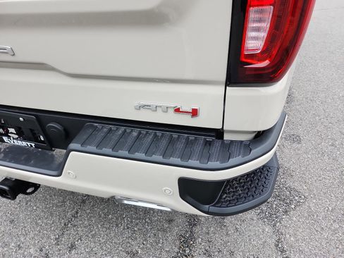 New 2026 GMC Sierra 1500 AT4 w/ AT4 Premium Package image 4