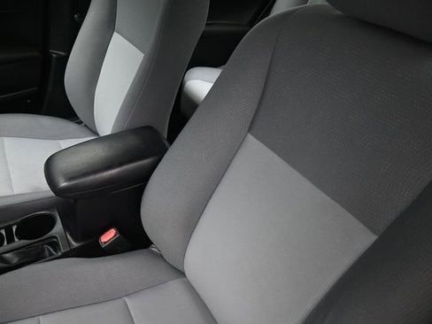 Used 2016 Toyota Corolla L FWD image 18