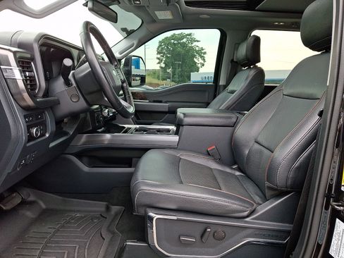 Used 2023 Ford F250 Lariat w/ Lariat Ultimate Package AWD/4WD image 13