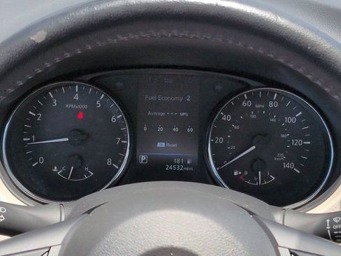 Used 2022 Nissan Rogue Sport SL FWD image 27
