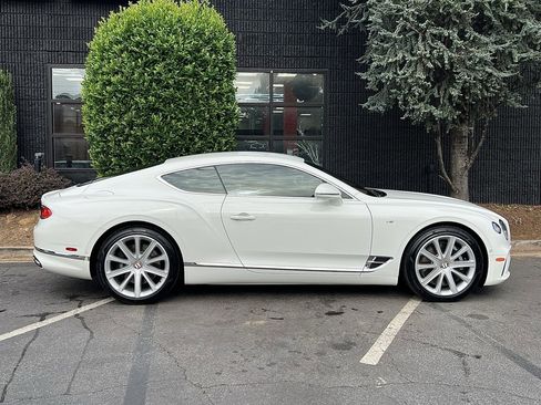 Used 2020 Bentley Continental GT image 19