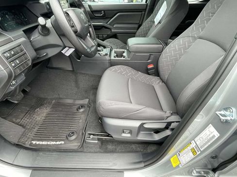 Used 2026 Toyota Tacoma SR5 AWD/4WD image 15