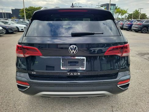 Used 2022 Volkswagen Taos SE w/ Panoramic Sunroof Package image 6