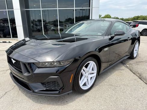 Used 2026 Ford Mustang GT Premium RWD image 3