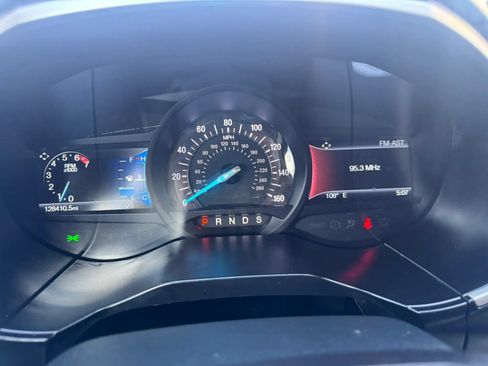Used 2019 Ford Edge SEL w/ Equipment Group 201A FWD image 18