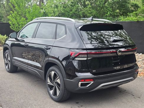 New 2026 Volkswagen Taos SE AWD/4WD image 3