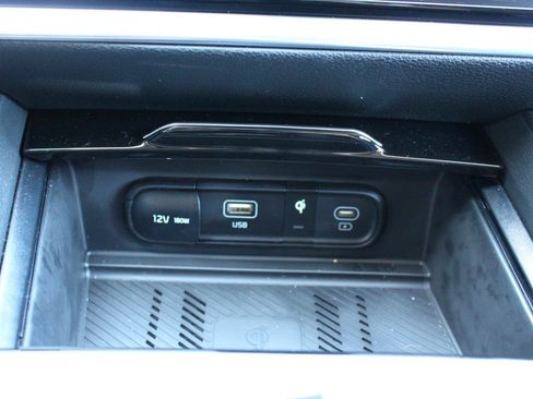 Used 2025 Kia Sportage EX image 24