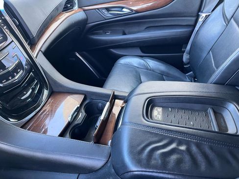 Used 2017 Cadillac Escalade Premium Luxury image 40