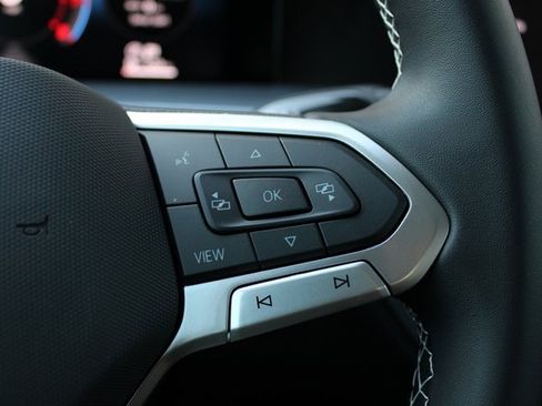 New 2025 Volkswagen Tiguan SE image 15