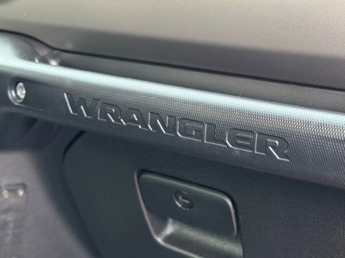 Used 2018 Jeep Wrangler Sport image 35