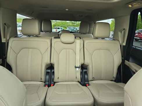 Used 2024 Ford Expedition Max Limited AWD/4WD image 16