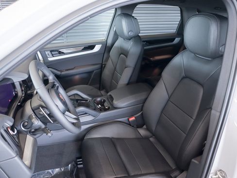 New 2026 Porsche Cayenne image 5