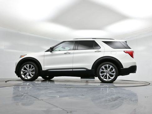 Certified 2022 Ford Explorer Platinum w/ Technology Package image 56