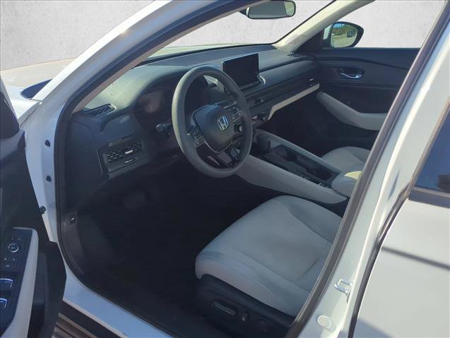 Used 2023 Honda Accord EX image 11
