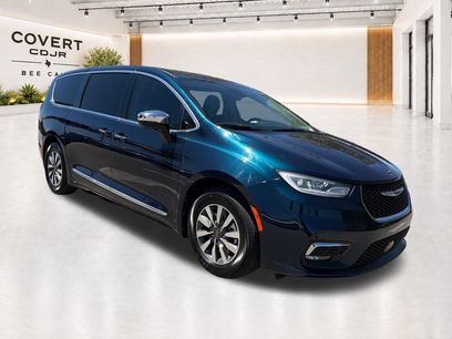 Used 2023 Chrysler Pacifica Limited