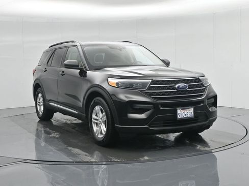 Used 2022 Ford Explorer XLT image 59