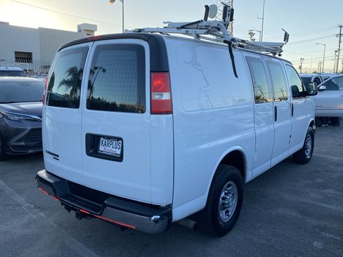 Used 2014 Chevrolet Express 2500 image 8