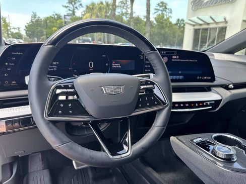 Used 2025 Cadillac Optiq Luxury 2 w/ LPO, Floor Liner Package AWD/4WD image 16