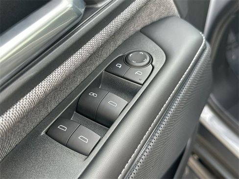 Used 2026 GMC Sierra EV Elevation image 21